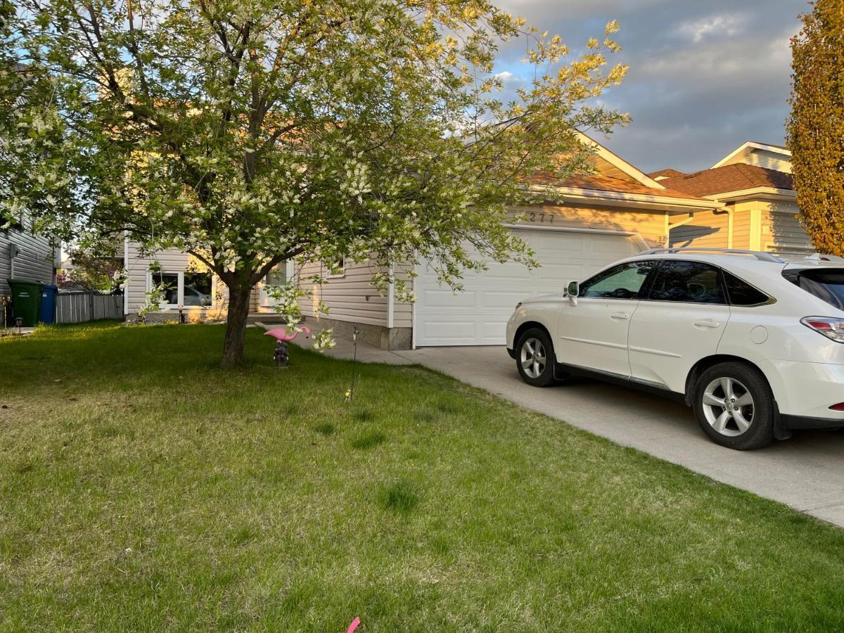Citadel Hills Valley YYC Exteriör bild